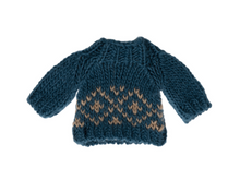 Load image into Gallery viewer, Maileg Knitted Sweater for Dad Mouse
