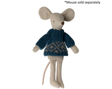 Load image into Gallery viewer, Maileg Knitted Sweater for Dad Mouse
