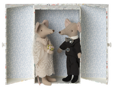 Load image into Gallery viewer, Maileg Wedding Mice Couple in Box
