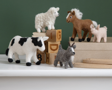 Load image into Gallery viewer, Gry &amp; Sif Farm Animals -Set of 5
